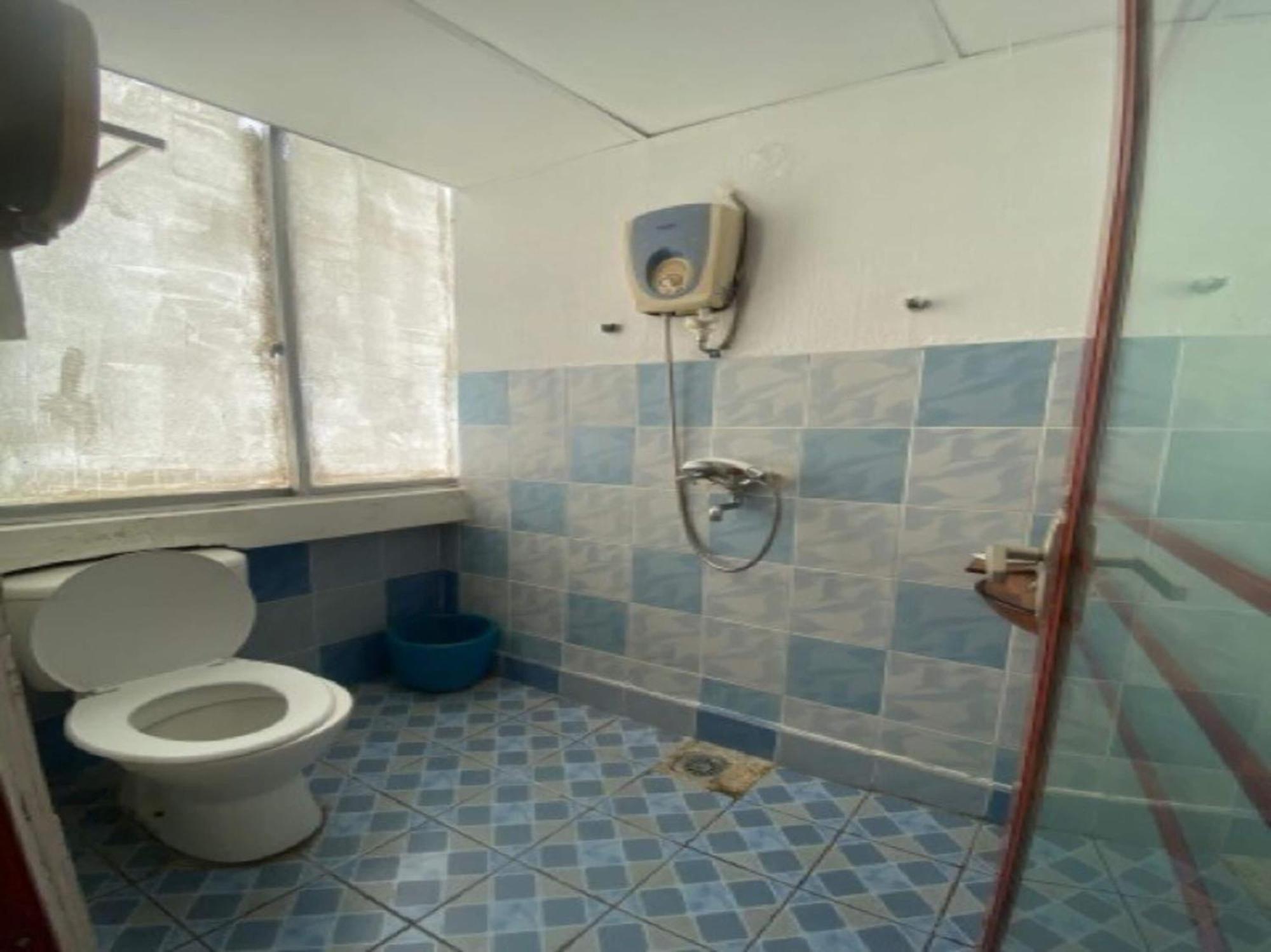 Oyo 90979 Sianglory Inn Кота Кинабалу Екстериор снимка