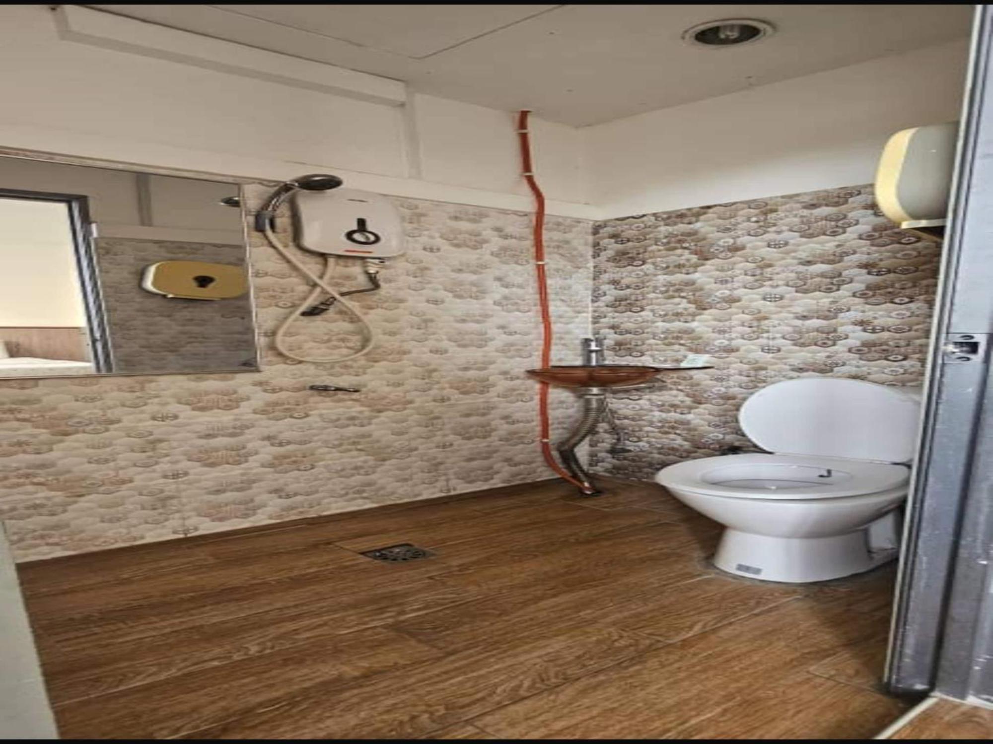 Oyo 90979 Sianglory Inn Кота Кинабалу Екстериор снимка