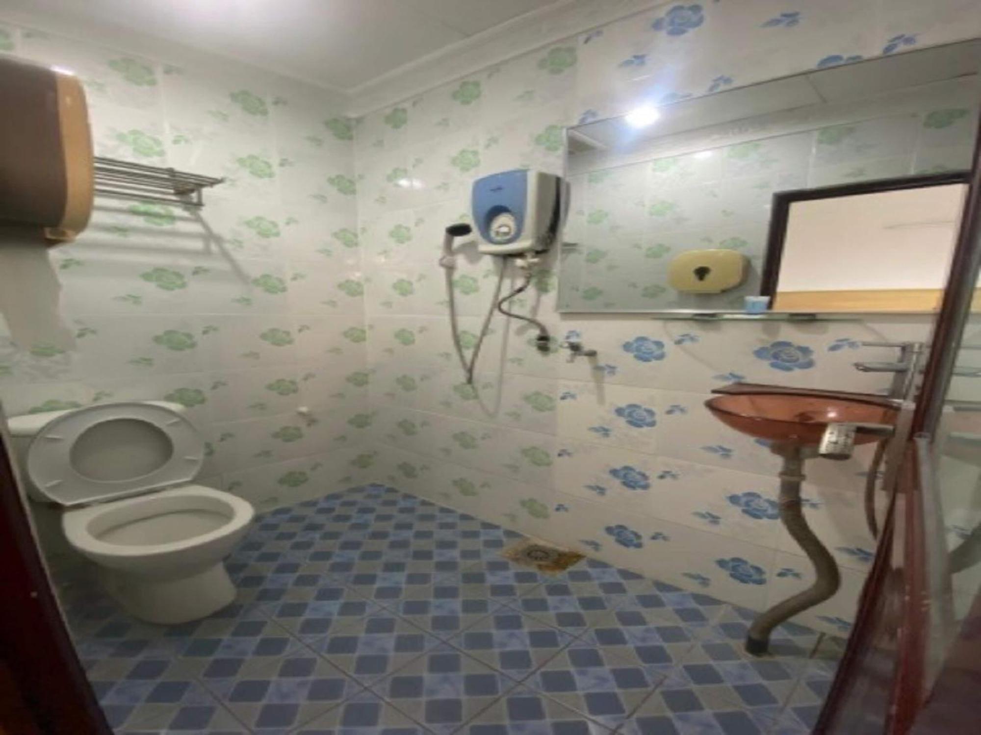 Oyo 90979 Sianglory Inn Кота Кинабалу Екстериор снимка
