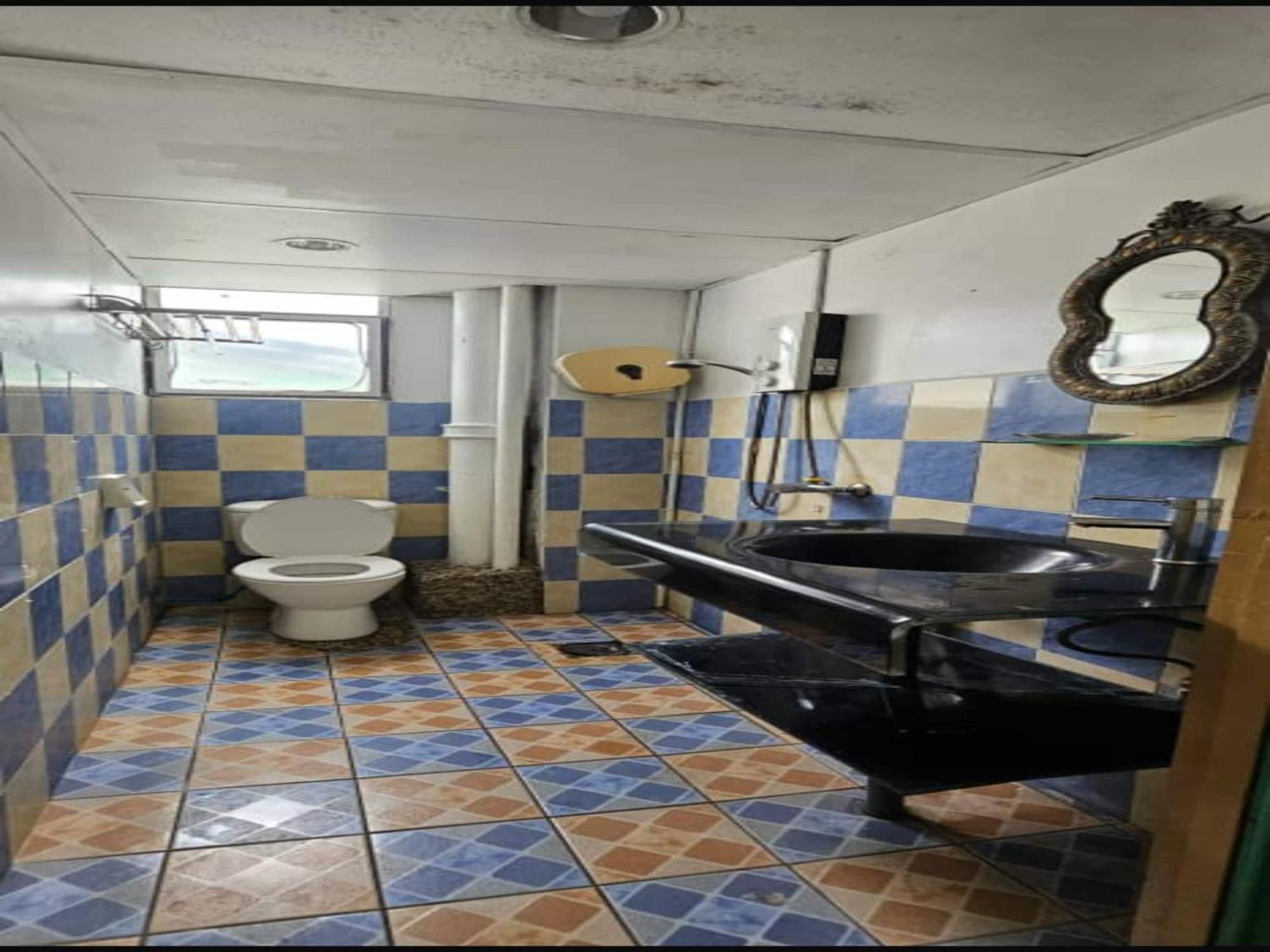 Oyo 90979 Sianglory Inn Кота Кинабалу Екстериор снимка