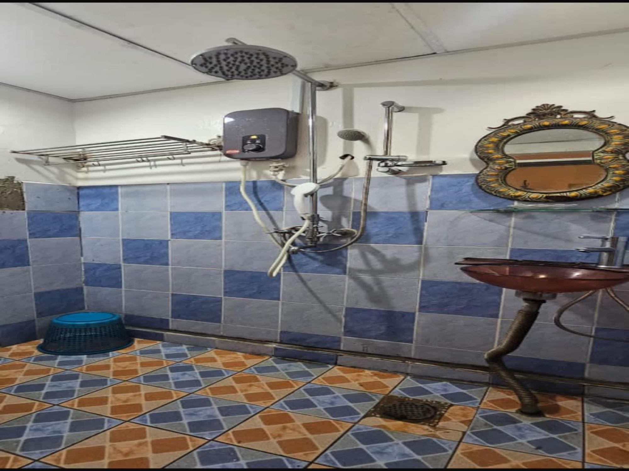 Oyo 90979 Sianglory Inn Кота Кинабалу Екстериор снимка